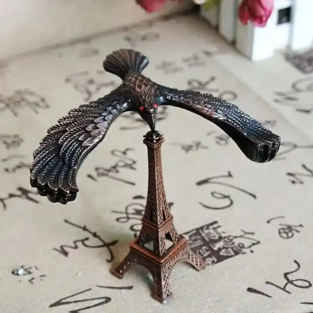 Eagle-Balance-Tower-–-Anti-Gravity-Floating-Round-Moving-Eagle-Ornament-2.webp